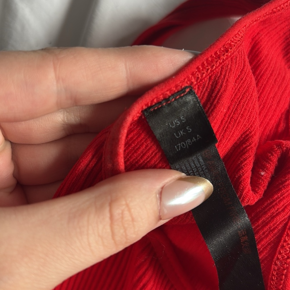 Red halter top, Urban Outfitters (S), never worn - Picture 2 of 3
